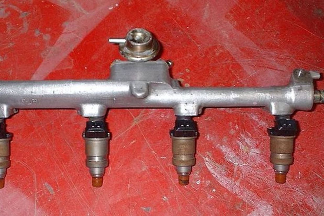 Symptoms of a Faulty Fuel Pressure Regulator Know the Signs VehicleK